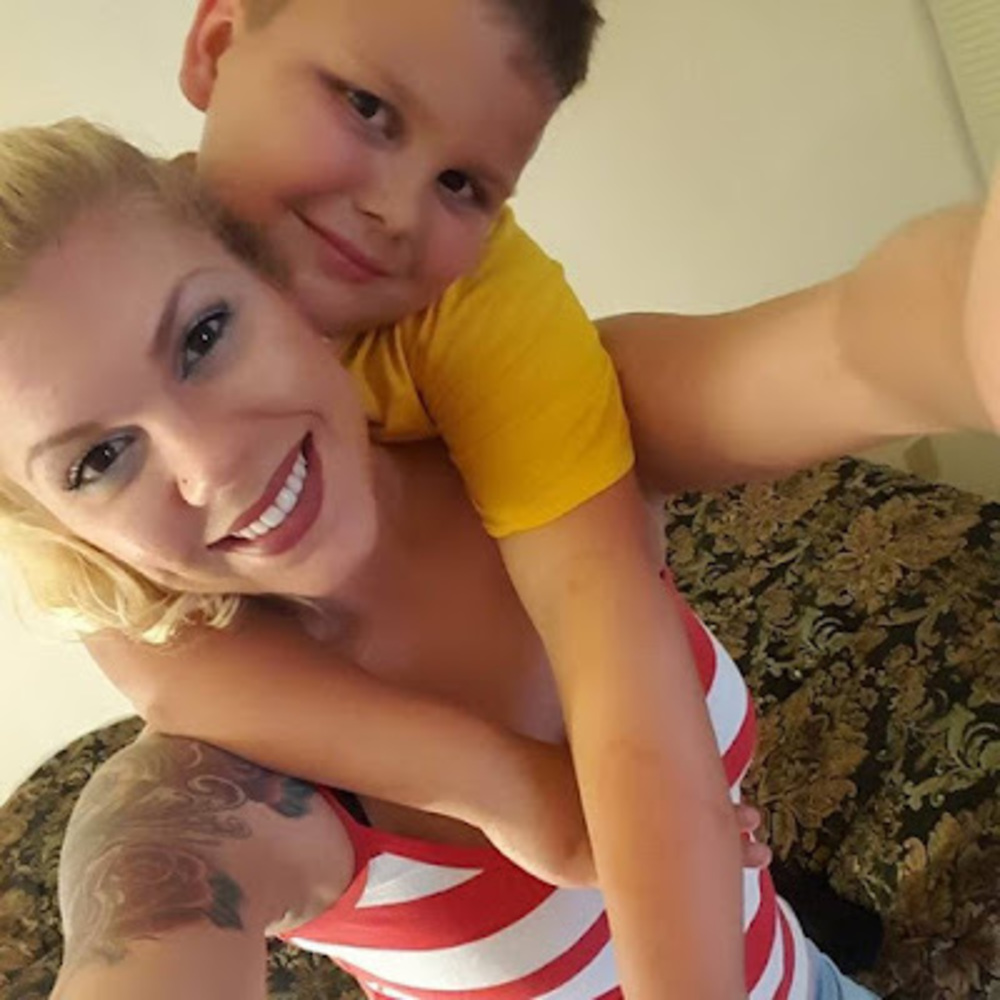 Meet your Posher, Elizabeth